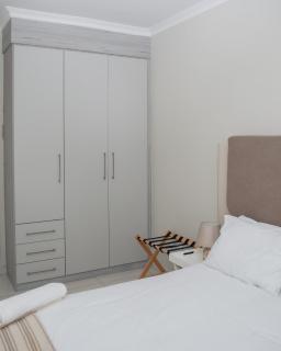 Jay's Urban Place - 6