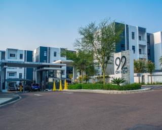 Jay's Urban Place - 5