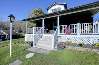 Year-Round Fun on Lake Sheridan! Home w/ Patio - 0