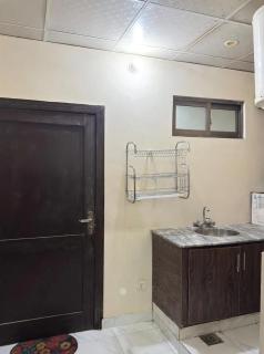 Cozy Studio Apartment - 4
