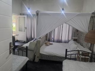 Bedrock Honeymoon Studio En-suite - 3
