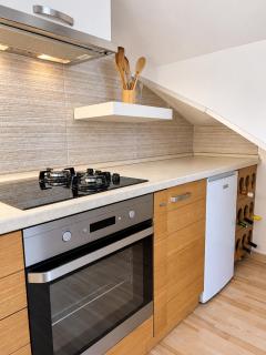SunnyHill Garden Apartment - 4