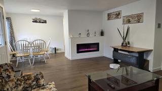 Cozy Remodeled 3BR Lakewood Home Yard Free Parking Fast WIFI - 4