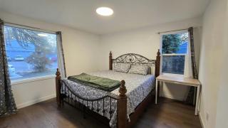 Cozy Remodeled 3BR Lakewood Home Yard Free Parking Fast WIFI - 2
