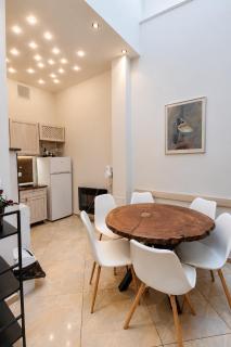 3BDR, Prime Center & Heart of City & FREE Parking - 2
