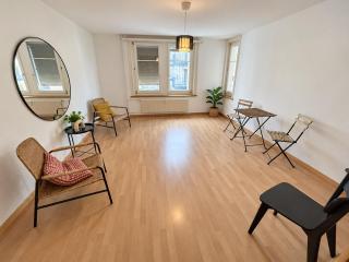 Centrally located apartment with 4 bedrooms and 2 bathrooms - 0
