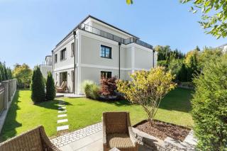 Luxuriöse Villa mit Dachterrasse, Seeblick, Sauna und Jacuzzi - 2