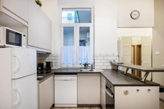 Modern 2 Bedroom City Stay - 4