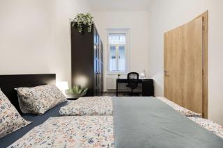 Modern 2 Bedroom City Stay - 9