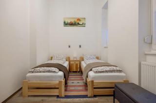 Modern 2 Bedroom City Stay - 8