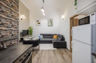 Modern 2 Bedroom City Stay - 6