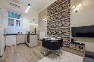 Modern 2 Bedroom City Stay - 3