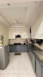 Paradise Apartment 3BHK 3 Washrooms Kitchen Parking Lift Tapovan - 6