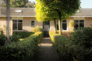 Wellness bungalow met privésauna en hot tub - Glamping aan de Maas - 9