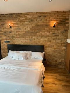 2 Bedroom Fully Serviced Penthouse Apartment - 6