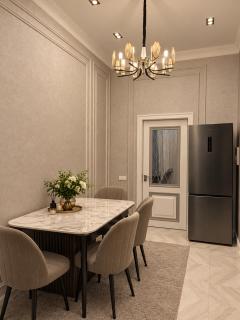 LUX Interior 2 bedroom Apartment - 6