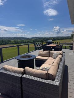 House with Scenic View, Deck, Hot Tub & Barn - 7