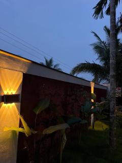 Luxe Haven 3 BHK Luxury Villa Kanhangad Homestay I100" Sony Home theatre I - 6