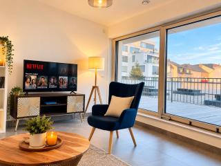 The Sunny Haven Apartment with Private Terrace and Parking - 9