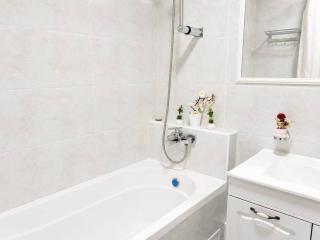 Urban Apartment for 5 person in the Seasons of the Year Summer Residential Complex near the Botanical Garden - 6