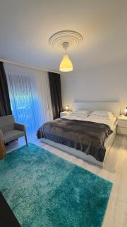 Oberalm Apartment Gemütliche 2 Zimmer Wohnung - 0
