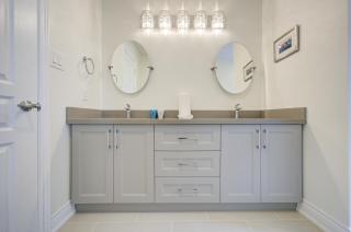 Cozy Guest Bedroom with Private Bath and Parking - 5