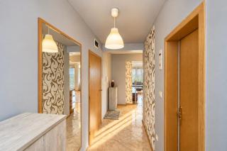 Nadia's Breeze - Spacious 1BR Apartment near the Beach - 4
