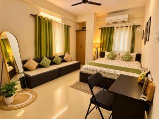 Cozy 2 bhk with 2 washrooms near Airport nd CC2 - 0