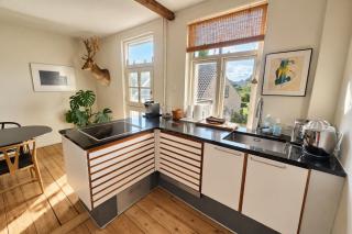 City Center Apartment with Balcony, Garden & Free Parking - 4