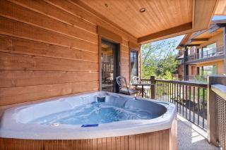 Frostwood Gondola Ski-In Out Canyons Condo! Private Hot Tub, Pools, Sleeps 10 - 0