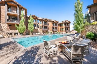 Frostwood Gondola Ski-In Out Canyons Condo! Private Hot Tub, Pools, Sleeps 10 - 5