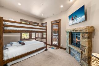 Frostwood Gondola Ski-In Out Canyons Condo! Private Hot Tub, Pools, Sleeps 10 - 3