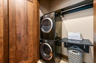 Frostwood Gondola Ski-In Out Canyons Condo! Private Hot Tub, Pools, Sleeps 10 - 1