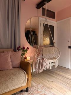 Flamingo Retreat with Hot Tub and private Garden - 5