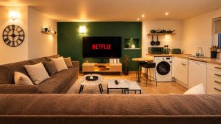 The Emerald Haven Retreat - Leeds - 1