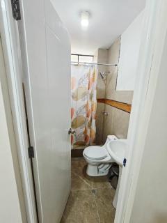 Cómoda habitación independiente con baño - 4