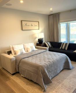 Waterfront Retreat, Parking, WinSport COP, 1hr to Banff, Canmore & Kananaskis - 9