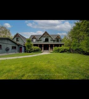 Luxury Gateway Cottage - 0
