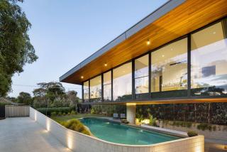Lumiere - Gas Heated Pool & Stroll to Beach - 0