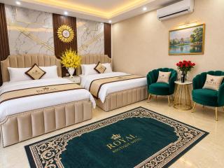 The Royal Hotel Near West Lake - 0