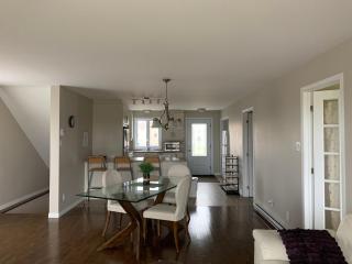 condo, 3 bedrooms, 2 parking spaces - 8