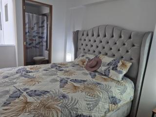 Modern 4 bedroom apartment near train station - Lima - 1