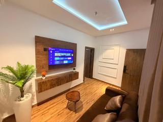 Cornels Hotel - 4
