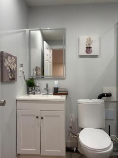 The Kim House - Cozy Private Basement - Clayton Park - 9