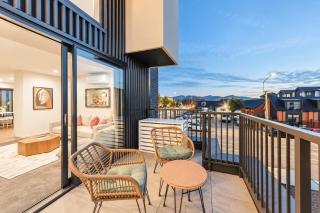 4BR with 2 Kitchens & Parking in Christchurch CBD - 6