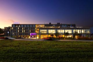 Yotel Geneva Lake, Select By Hilton - 0