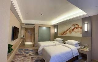 Vienna Hotel Chengdu Xinjin Old Pier Liujianian Metro Station - 1