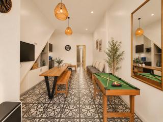 Old Quarter Artist APT Perfect for Group - 2