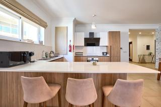 Stunning 3-Bedroom Seaview Retreat in Fort Cambridge - 5