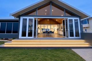THE DECK HOUSE - Beautiful Busselton Beachfront - Busselton - 0